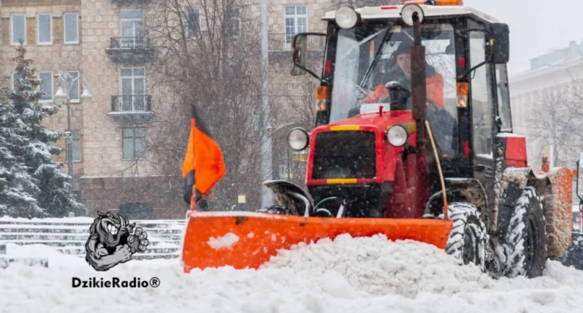 Interwencje utrzymania dróg zimą w gminie Milówka. 