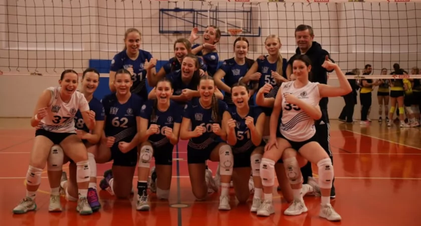 Mistrzowska Postawa Juniorek Śrubiarni Żywiec  Awans do Finałów Mistrzostw Śląska - Zwycięstwo 3:1 nad MKS Dąbrowa Górnicza, Decydujący Mecz Półfinałów | Najnowsze Wiadomości sportowe