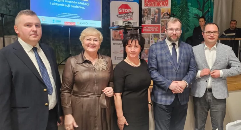 Karta Seniora w Gminie Jeleśnia  - uroczysta inauguracja programu 