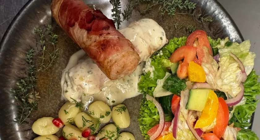 Aromatyczne dania spoza standardowego menu Restauracji Dworcowa!  Sprawdź! 