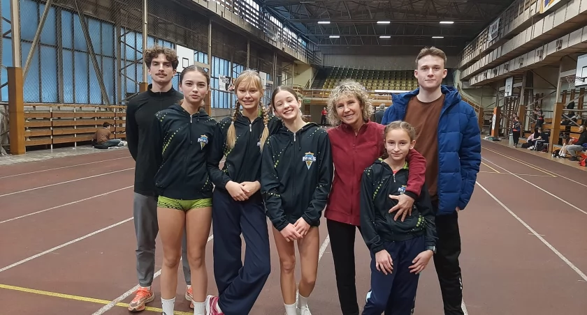 Halowe Zawody Lekkoatletyczne w Brzeszczach - Sukcesy MKS Żywiec: Rekordy i Wysokie Lokaty 