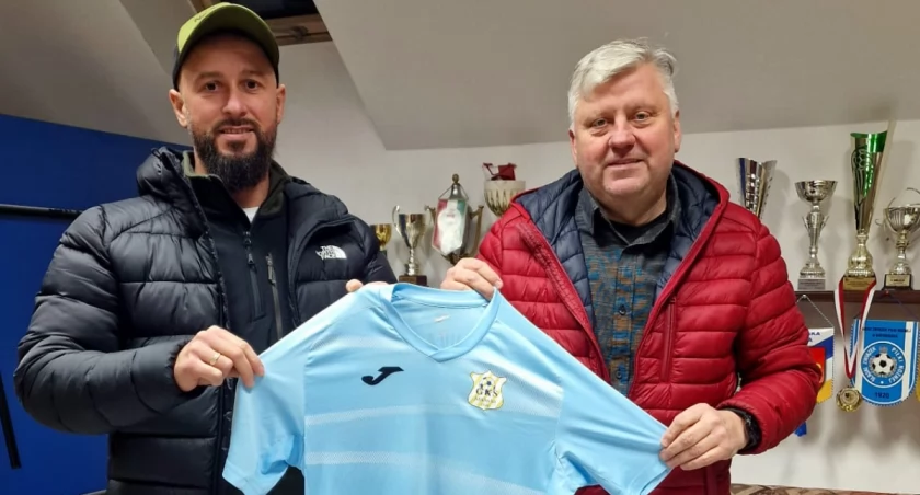 Nowy trener GKS Podhalanka Milówka: Sebastian Gierat zmienia na stanowisku szkoleniowca, intensywna walka o utrzymanie w V lidze - zapraszamy na mecze!