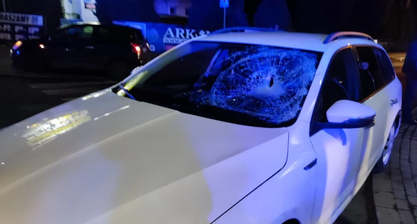Wypadek na ul. Zielonej w Węgierskiej Górce  Utrudnienia w Ruchu - Apel o Ostrożność