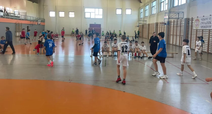 Mistrzostwa Powiatu Żywieckiego w Koszykówce Chłopców - Emocje i Rywalizacja na Najwyższym Poziomie