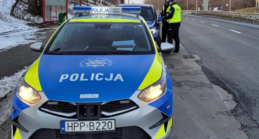 Sam zadzwonił na numer alarmowy, przyznając się do jazdy po alkoholu