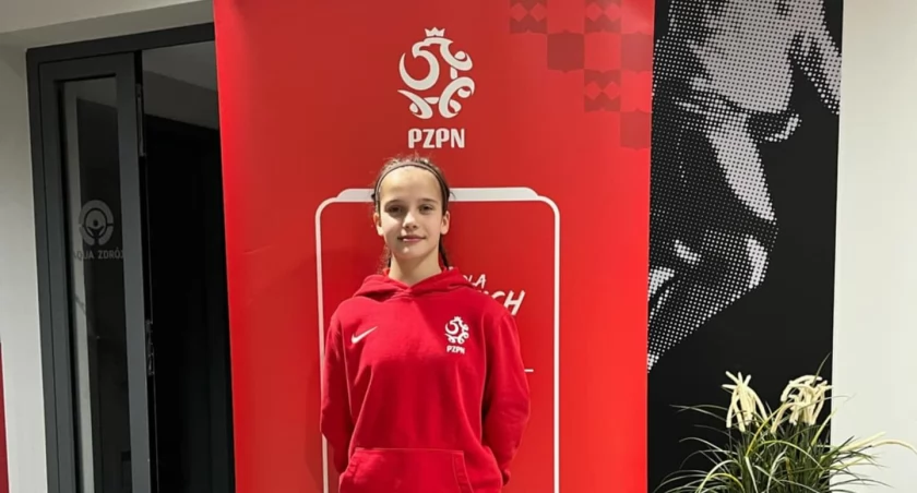 Zofia Loranc - Wyróżniona uczennica SMS w Żywcu! Zimowa Akademia Młodych Orłów to kolejny krok w jej piłkarskiej karierze - gratulacje!