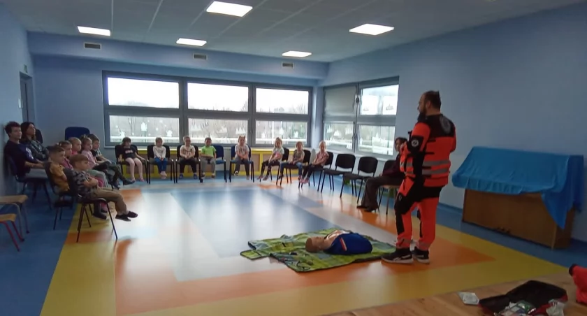 Przedszkolaki z Żywca uczą się pierwszej pomocy 