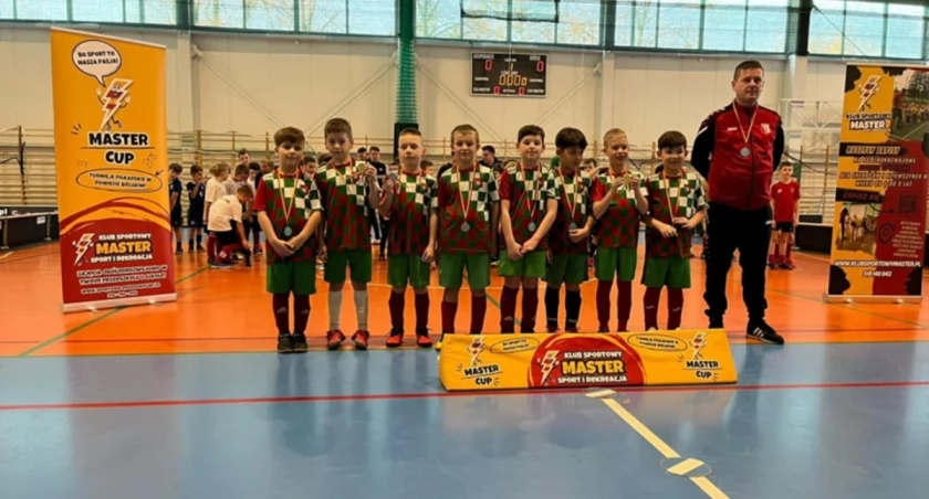 Sportowe emocje na Master Cup w Kaniowie: Żaki z Pietrzykowic w akcji!