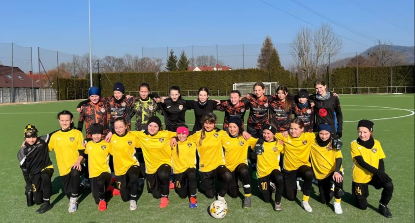 Mecz kontrolny U-13 TS Mitech Żywiec vs Bumerang Ruda Śląska - sportowa rywalizacja i cenne doświadczenia
