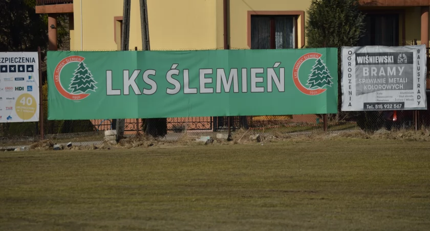 Sparingowy pojedynek: LKS Smrek Ślemień pokonuje LKS Lachy Lachowice 4:1!