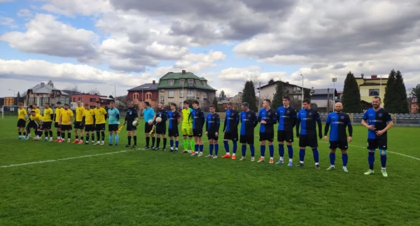 Remis w Żywcu. TS Koszarawa i LKS Sopotnia dzielą się punktami w 15. kolejce
