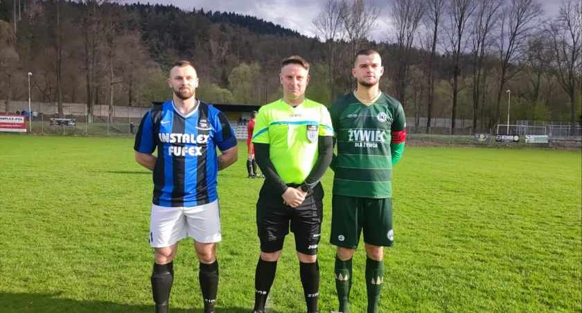 Wielkie emocje na boisku! KS Góral 1956 Żywiec vs GKS Radziechowy - Wieprz II jaki wynik ?