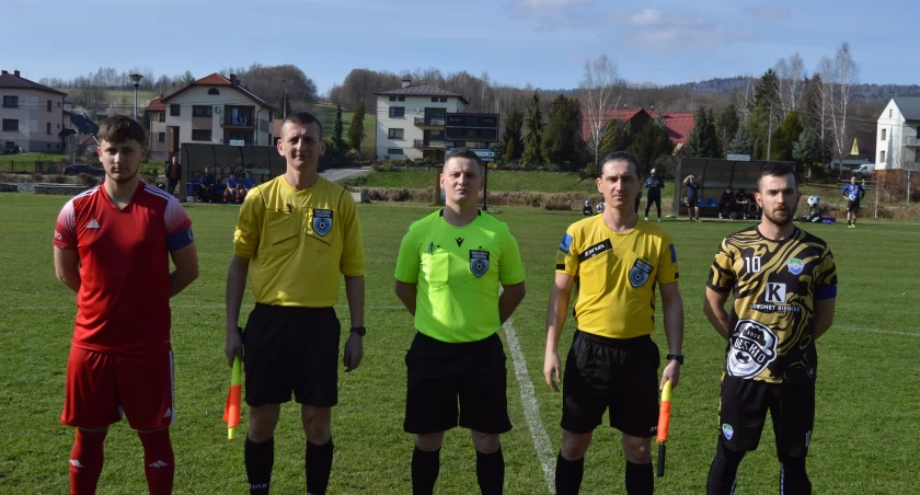 LKS Beskid Gilowice zwycięża w emocjonującym meczu 16. kolejki z TS Stal-Śrubiarnia Żywiec II
