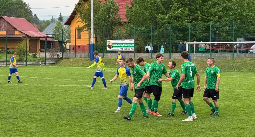 SOŁA Rajcza deklasuje Metal W. Górka 4-0 - pełnia możliwości piłkarzy z Rajczy przynosi pierwsze wiosenne zwycięstwo! 