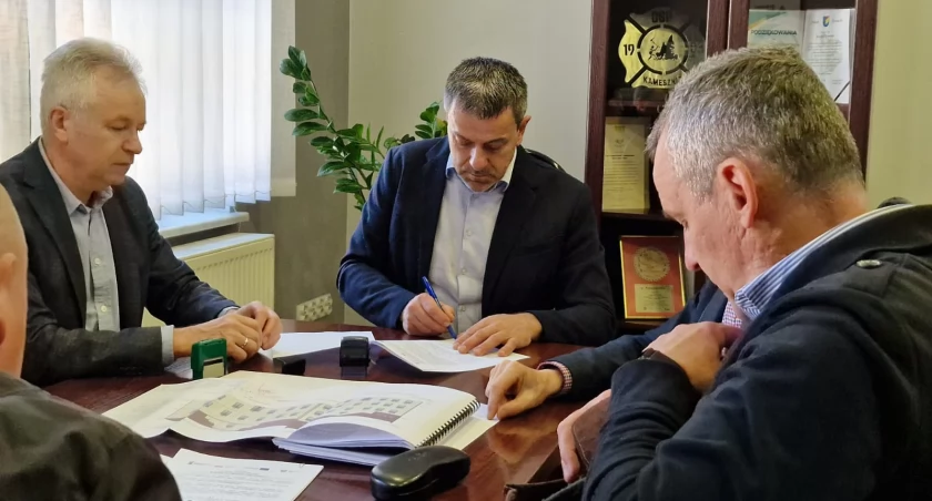 Podpisanie umowy na termomodernizację budynku Urzędu Gminy Milówka