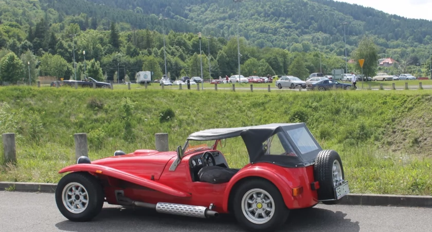 Klasykiem na Bielsko vol. 2 – motoryzacyjna podróż w czasie w pod Dębowcem! 