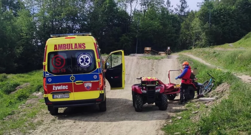Wzmożona liczba wypadków w Beskidach. Ratownicy GOPR apelują o ostrożność na górskich trasach rowerowych