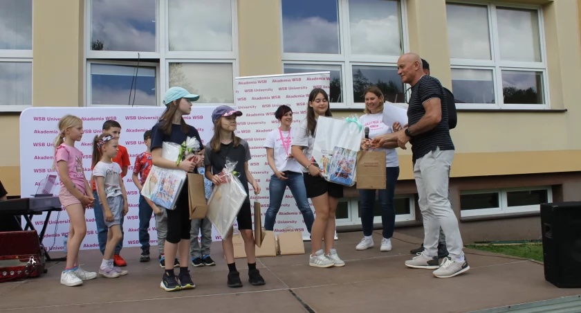 Wyjątkowy piknik rodzinny w Żywcu: aktywność sportowa, bezpłatne badania i edukacja na Akademii WSB