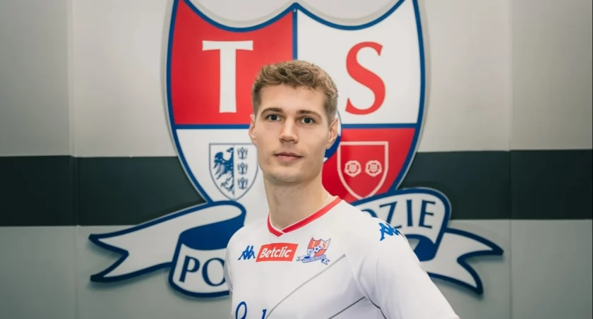Radosław Kanach wzmocnił Podbeskidzie Bielsko-Biała! Nowa twarz środka pola Górali na sezon do 2026 roku.