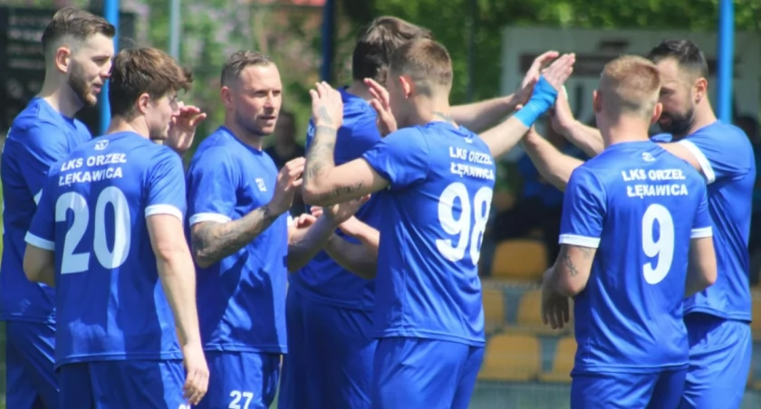 Orzeł Łękawica przed wiosennymi decyzjami kadrowymi. Co czeka klub po udanej jesieni? Sprawdź, co mówi trener o wzmocnieniach i utrzymaniu składu!