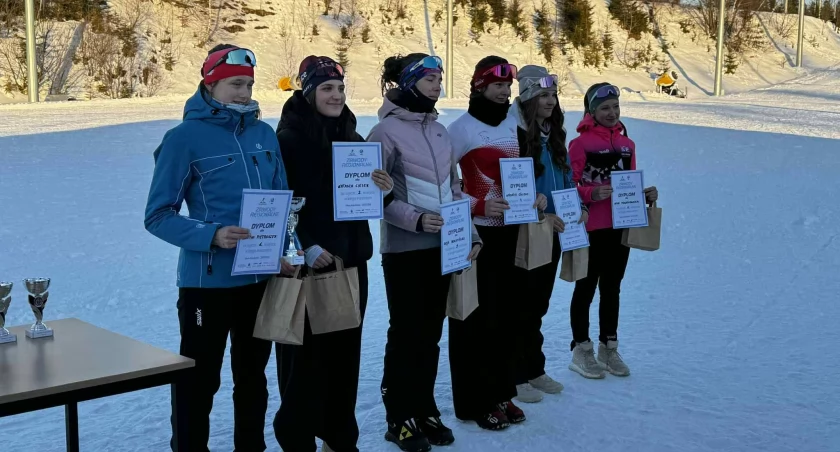 Młodzi biathloniści z ZSAiO w Żywcu błyszczą na zawodach wojewódzkich!