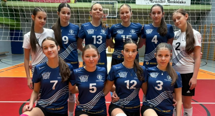 Złoto dla uczennic klas 7-8 w rywalizacji miejskich zawodów!