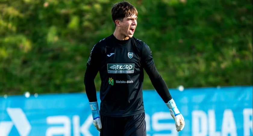 Niezwykłe wyróżnienie młodego golkipera Rekordu – reprezentacja Polski U-17 czeka!