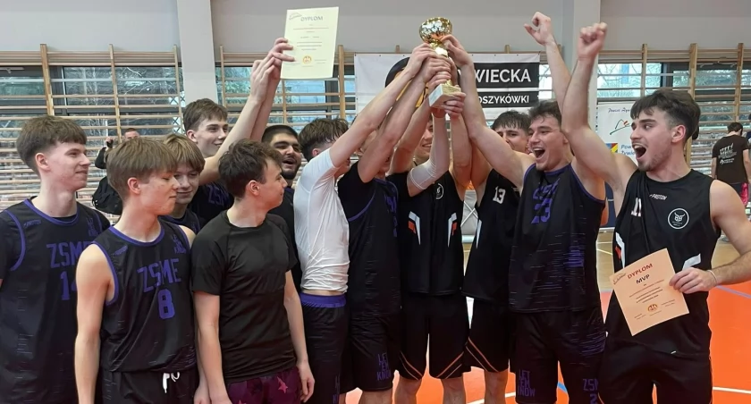 Mechanik Żywiec triumfuje w powiatowej Licealiadzie koszykarzy!