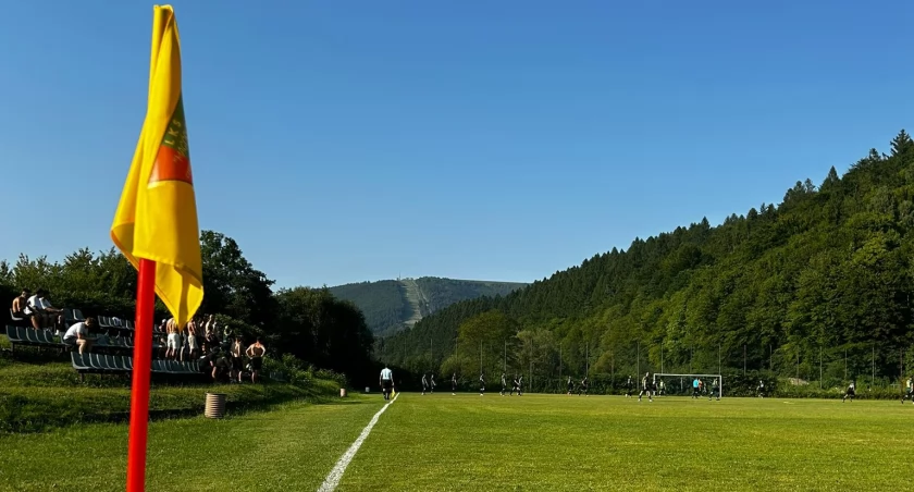 Zimny poranek, gorące sparingi: KS Soła Kobiernice - LKS Magórka Czernichów-Tresna 