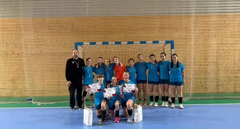 Polscy młodzi szczypiorniści z medalami na Słowacji: emocje, walka i sukcesy
