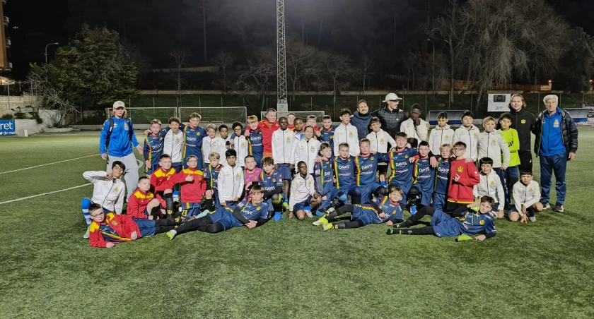 Młodzicy BKS Stal triumfują w Lloret de Mar: zwycięstwo z hiszpańskim zespołem!