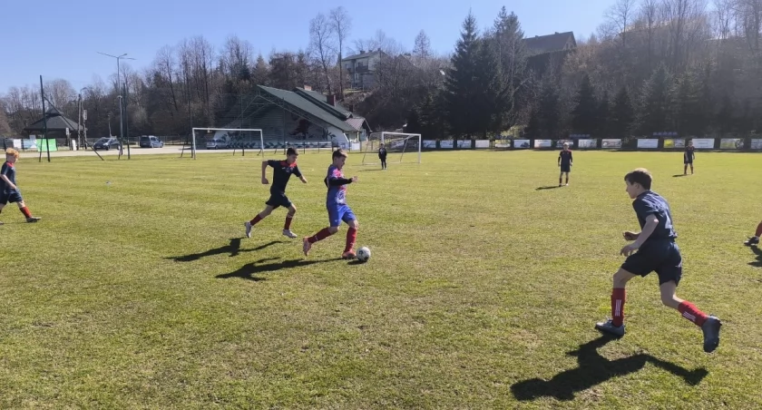 Beskid Gilowice-Rychwałd pokonuje CKS Cieszyn 3:1 w II Lidze Śląskiej