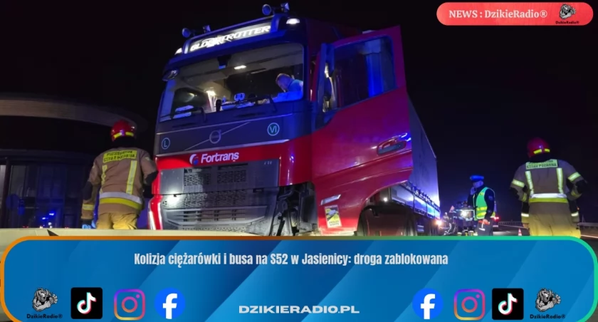 Kolizja ciężarówki i busa na S52 w Jasienicy