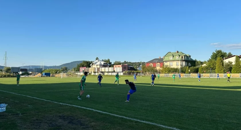 Walka do ostatniej sekundy meczu LKS Świt Cięcina vs Unia Racibórz