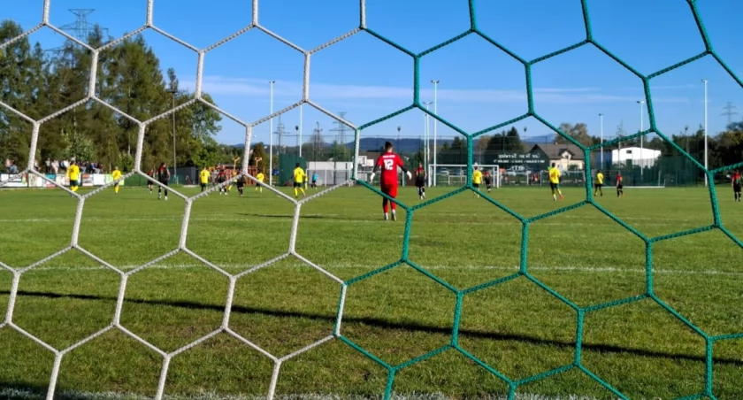Ofensywny futbol i zdecydowane wyniki w 13 kolejce INSTALMAX B-klasy Żywiec.