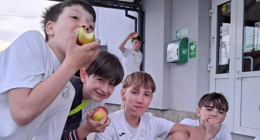 Regeneracja po wysiłku i zdrowe nawyki to recepta na sukces młodych sportowców.