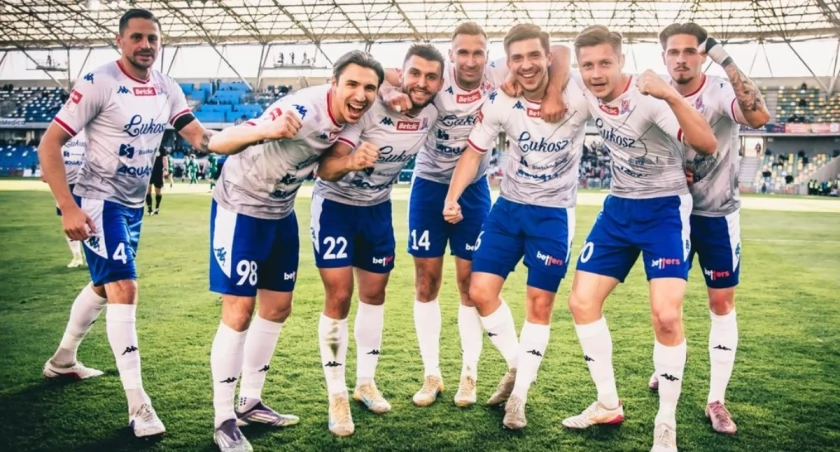 Podbeskidzie pokonuje Sokoła Kleczew 3 0 i przybliża się do I ligi
