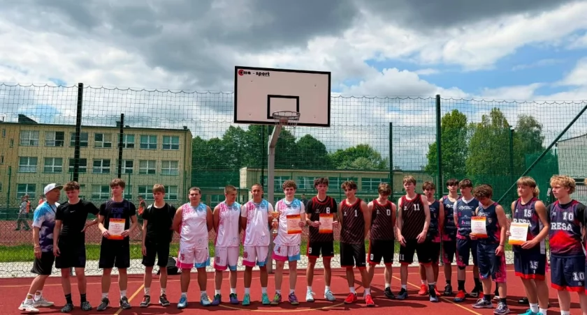 Młodzi koszykarze z Żywca rywalizowali w emocjonującej Licealiadzie 3x3.