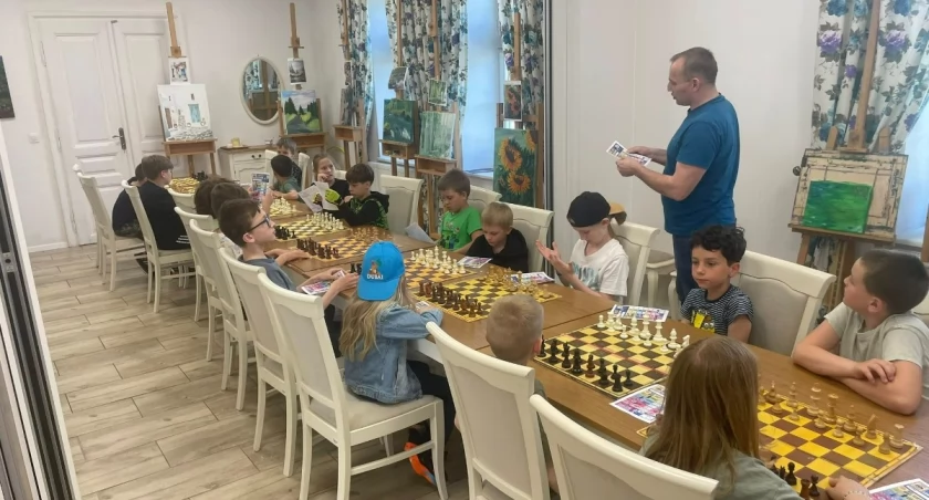 Zajęcia szachowe w Lipowej rozwijają młodych mistrzów królewskiej gry.