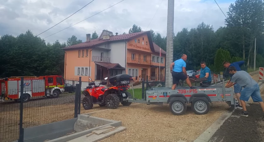 Strażacy z OSP Oczków aktywnie na straży po nawałnicy i w codziennych zadaniach