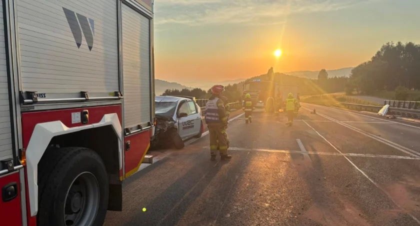 Groźne zdarzenie na drodze S1 w kierunku Lalik utrudnia ruch rano