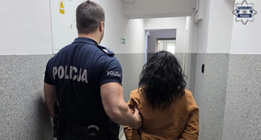Kierowca z zakazem i pasażerka poszukiwana zatrzymani w Wiśle Wielkiej