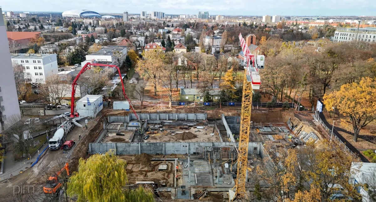 Rośnie pływalnia przy ulicy Taborowej. Basen, jacuzzi, a co z parkingiem?