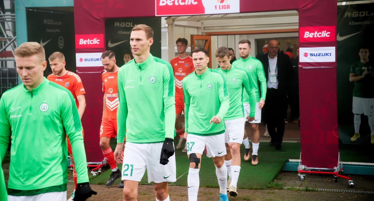Pięciu Warciarzy wystawionych na listę transferową, dwóch na wypożyczenie