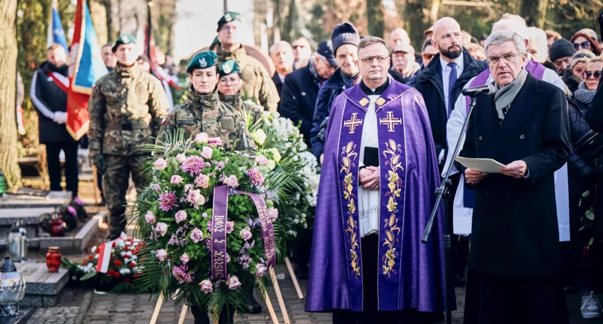 Tłumy i osobistości pożegnały Andrzeja Kraśnickiego