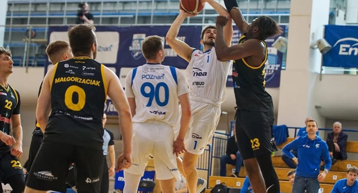 Trzecia z rzędu porażka Enei Basketu. Tak wysoko jeszcze nie przegrali