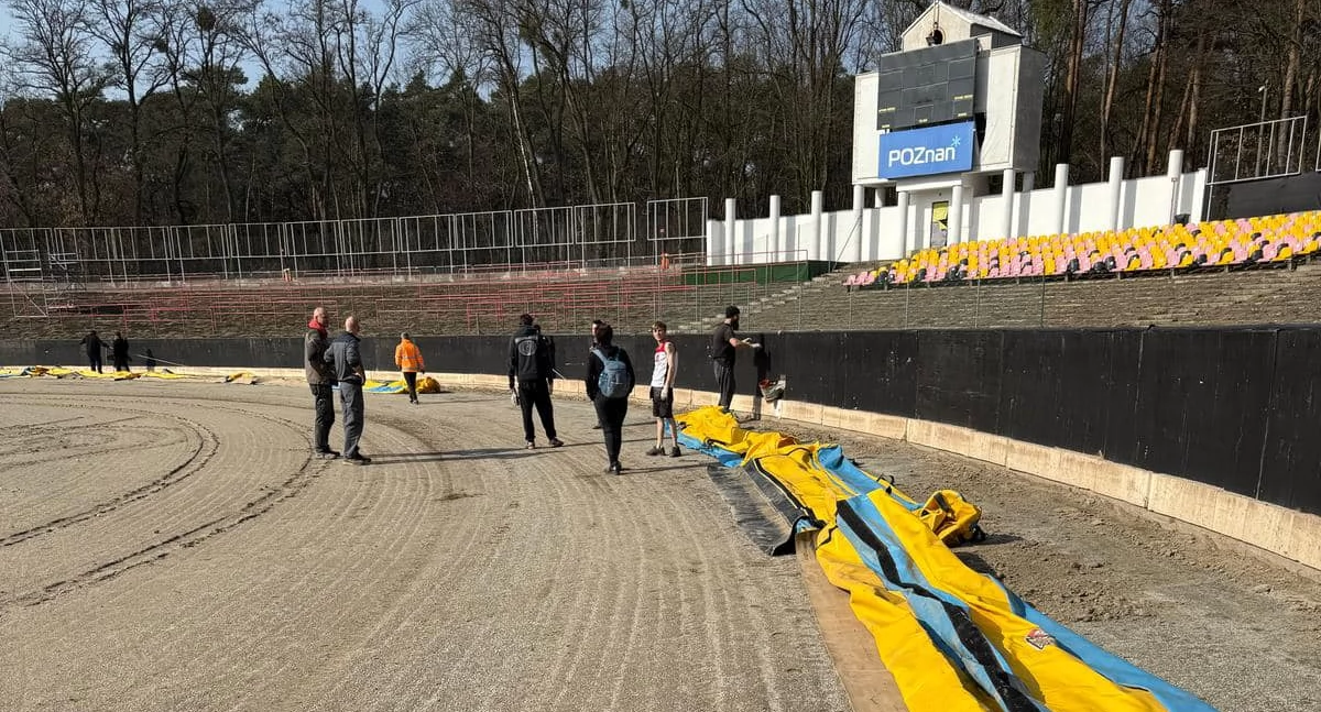 Ekspresowe prace na Golęcinie, żużlowcy PSŻ-u Poznań wyjeżdżają na tor