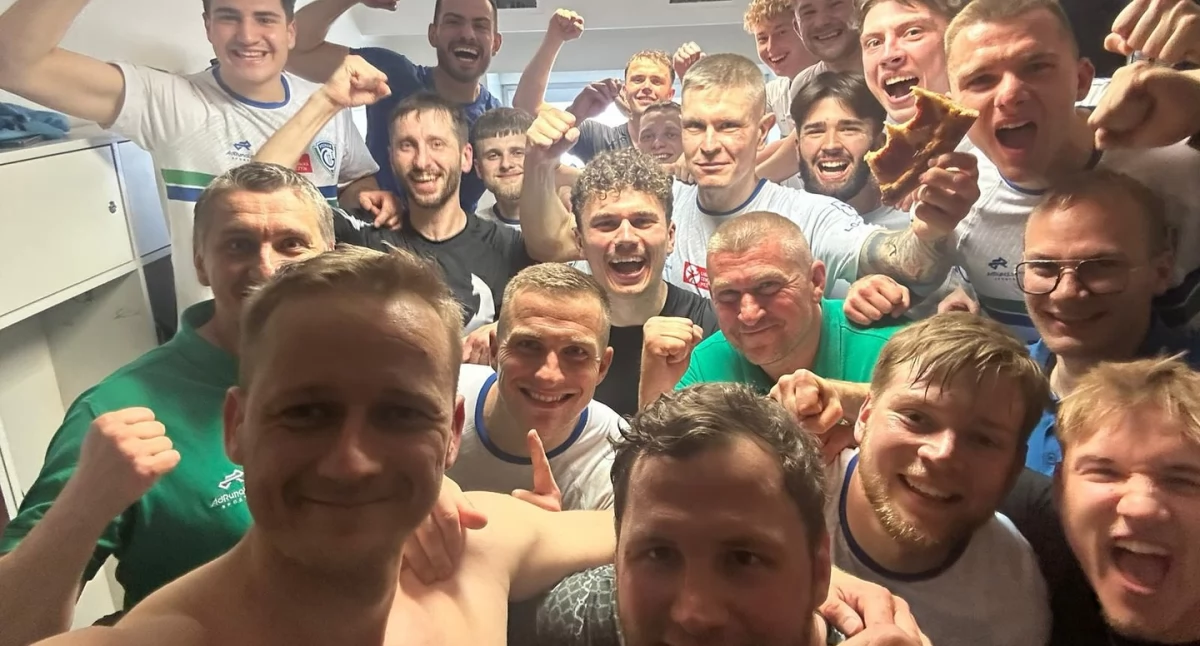 Ostatnie takie zdjęcie. Piłkarze ręczni Grunwaldu Poznań zakończyli sezon