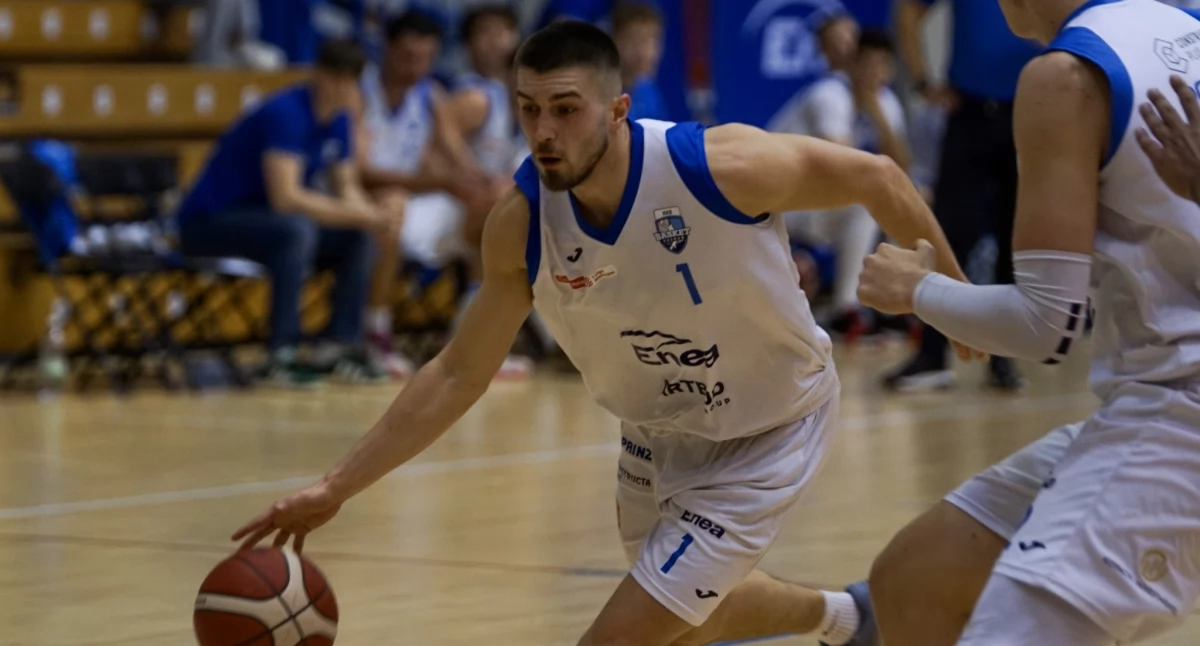 Jeden zostaje, jeden odchodzi. Patryk Stankowski i Wojciech Fraś zakończyli negocjacje z Eneą Basketem