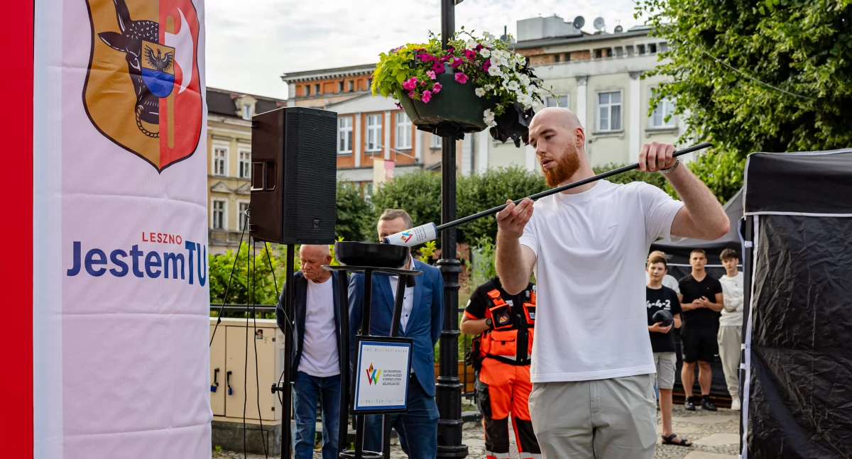 Znicze XXXI OOM płoną. W Lesznie i Wągrowcu już grają, jedenaście sportów w Poznaniu